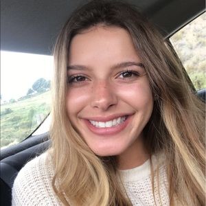 Meet your Posher, Chloe